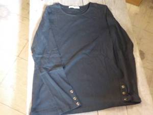 lot 44 image: 9 Brianna Tee Solid Black Long Slee...
