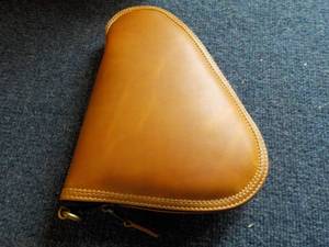 lot 60 image: Canyon Outback Leather Small Pistol...