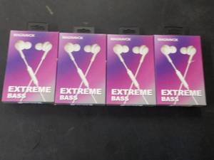 lot 127 image: 4 Magnavox Extreme Bass Earbuds wit...