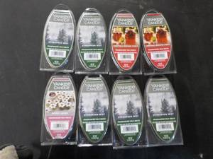 lot 139 image: 8 Yankee Candle Wax Melts...