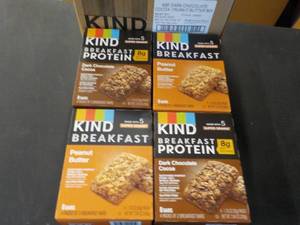 lot 143 image: 32 KIND Breakfast Protein Bars bes...