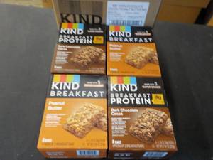 lot 144 image: 32 KIND Breakfast Protein Bars bes...