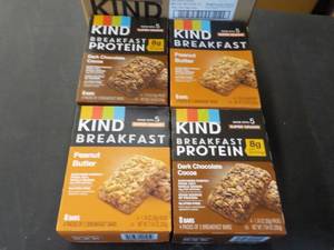 lot 145 image: 32 KIND Breakfast Protein Bars bes...