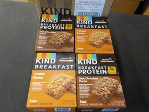lot 146 image: 32 KIND Breakfast Protein Bars bes...