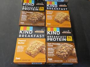 lot 147 image: 32 KIND Breakfast Protein Bars bes...