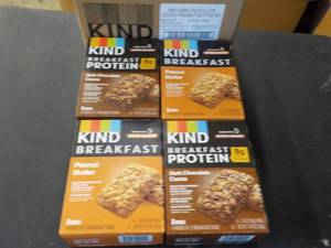 lot 148 image: 32 KIND Breakfast Protein Bars bes...