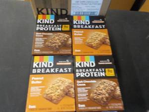 lot 149 image: 32 KIND Breakfast Protein Bars bes...