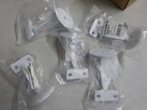 lot 171 image: 5 White Handrail Brackets...