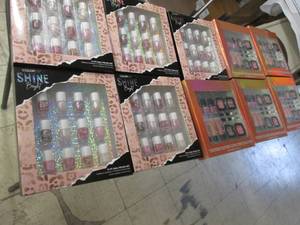 lot 69 image: 5 Sets Color Co. 12 pc Nail Polish ...