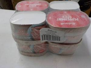 lot 257 image: 8 Tubs Frozen Hudsonville Peppermin...