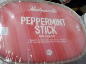 lot 260 image: 8 Tubs Frozen Hudsonville Peppermin...