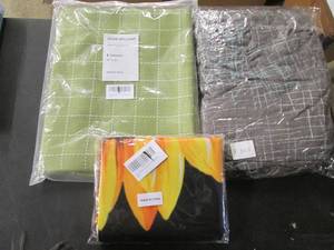 lot 121 image: 2 Tablecloths and Chair Covers...