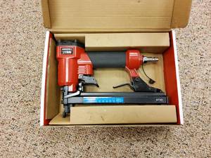 lot 103 image: Arrow  Pneumatic stapler PT50