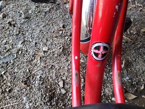 lot 26 image: Schwinn kids trike
