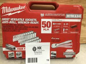 Milwaukee 14 in. Drive SAEMetric Ratchet and Socket Mechanics Tool Set (50-Piece) Open box