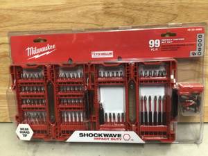 lot 13 image: Milwaukee SHOCKWAVE Impact Duty Alloy Steel Screw Driver Bit Set (99-Piece)