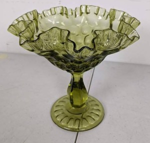Stunning Vintage Green Glass Centerpiece Pedestal Fruit Bowl