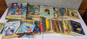 lot 81 image: Collection of Vintage Childrens Books (Many Little Golden Books)