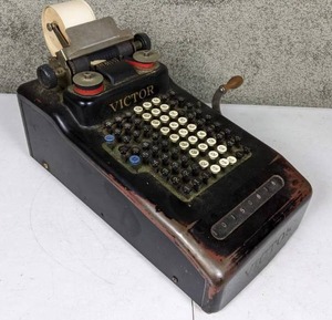 lot 4 image: Antique Victor Tape & Ribbon Adding Machine