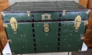 lot 6 image: Vintage Green Flat Top Steamer Trunk