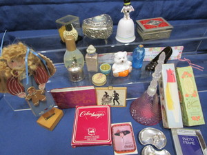 Dresser Boxes, Silk Wallet