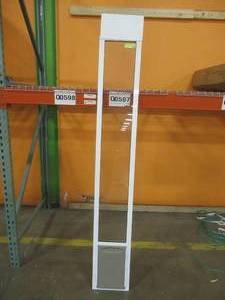 lot 442 image: PetSafe 10-14 in. x 16-38 in. Large White Freedom Patio Panel (76 in. to 81 in.) Pet Door PPA11-13129 - Missing Hardware Panel with door only.