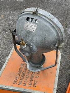 lot 2 image: Awesome Vintage Tilley LP Gas Spotlight Lamp wTripod Stand & Carrying Crate