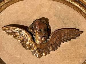 lot 4 image: Antique Gilt Oval Wall Plaque wCherub