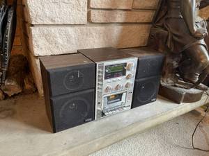 lot 13 image: Retro Vintage Audiologic by Randix Stereo System