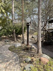 lot 27 image: Fantastic Antique Cast Iron Street Lamp - From Old Brainerd City Hall