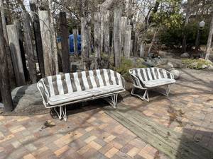 lot 30 image: 2 Vintage Mid Century HOMECREST Curved Back Outdoor Patio Glider Benches