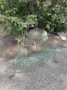 lot 34 image: Vintage Green 3-Tiered Folding MetalWire Plant Stand