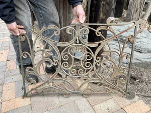 lot 58 image: Section of Antique Iron Architectural Grillwork 