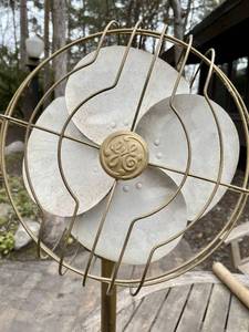 lot 64 image: Awesome Vintage Deco GE Floor Fan