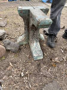 lot 72 image: Ornate Vintage Heavy Cement Ornamental Birdbath Base