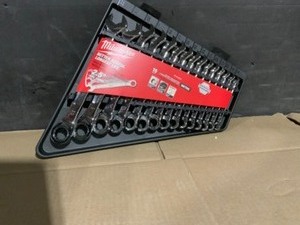 Milwaukee Metric Combination Ratcheting Wrench Mechanics Tool Set (15-Piece). See Pictures