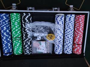 lot 22 image: Gaming Board with ChipsCards