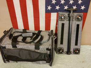 lot 103 image: Pet travel carrier. new