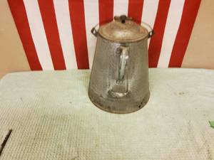 lot 109 image: Grey enamel coffee pot
