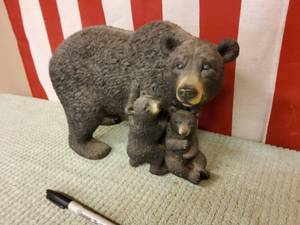 lot 123 image: Resin Bear and cubs