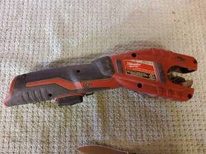 lot 122 image: Milwaukee M12 12 tubing cutter. Used. TOOL ONLY