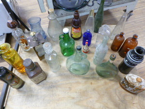 lot 8 image: Unique Bottle Collection