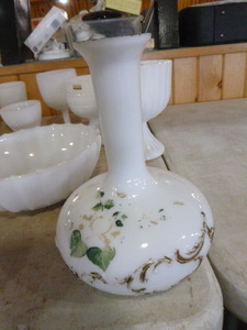 lot 9 image: White Glass Collection