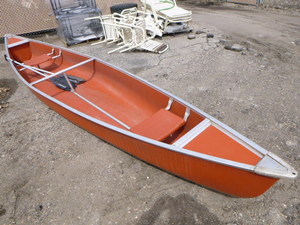 lot 23 image: Coleman Canoe