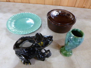 lot 26 image: 2 McCoy Pieces