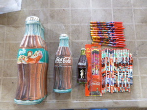 lot 28 image: 2 Coca-Cola Tins