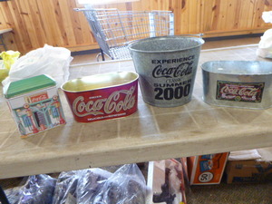 lot 29 image: 4 Coca-Cola Tins