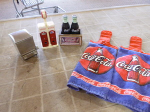 lot 30 image: Coca-Cola Items