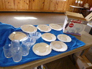 lot 32 image: Coca-Cola Dishware Set