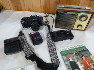 lot 37 image: Cameras and Radio